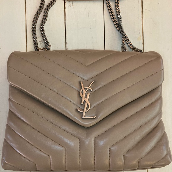 Saint Laurent Loulou Medium Bag - Picture 2 of 9